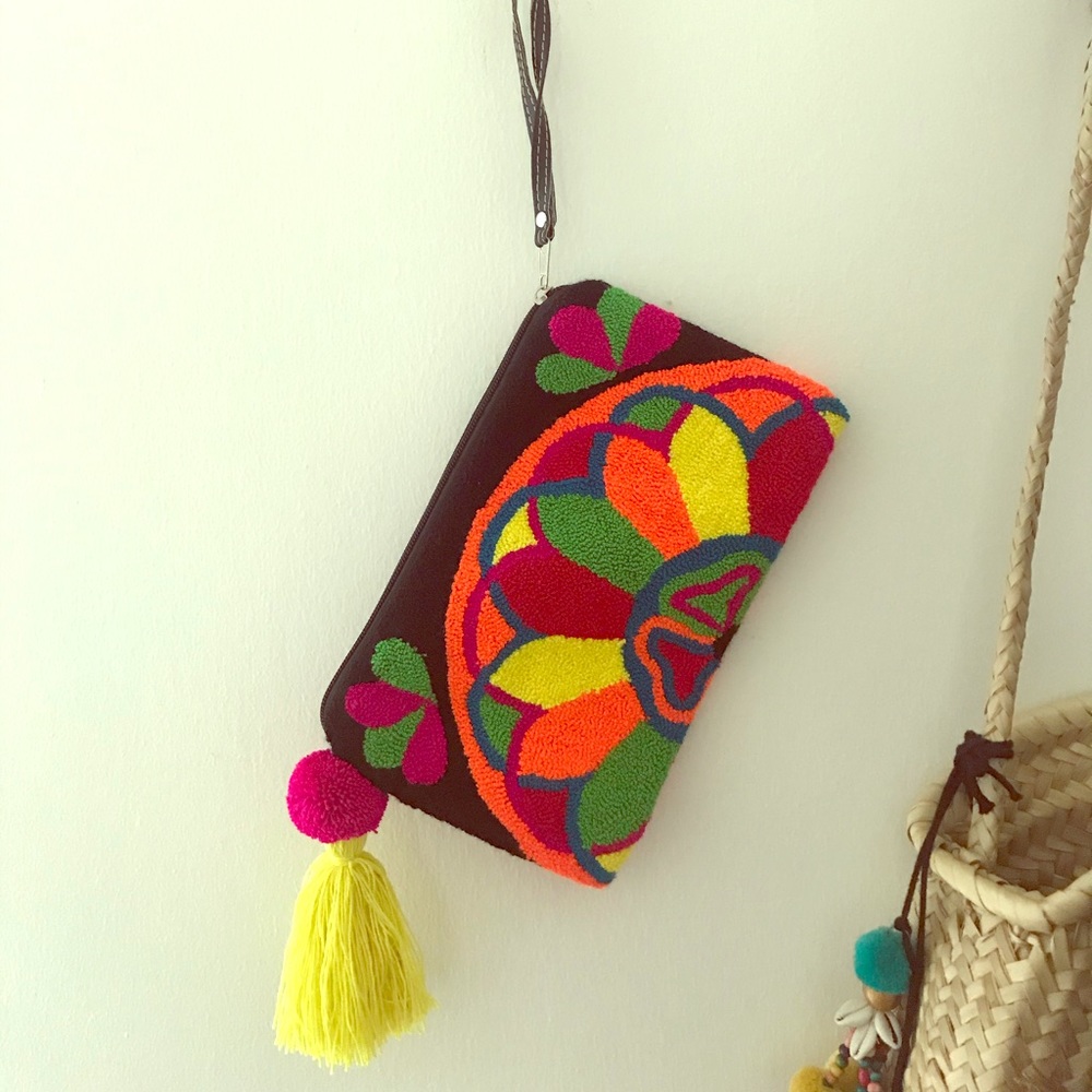 Wayuu clutch! Handmade. From La Guajira, Colombia.
